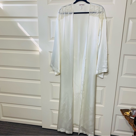 VERSAILLES Satiny Lace Off White Flowy Luxurious Long Dressing Gown Kimono Sz L - Picture 9 of 17